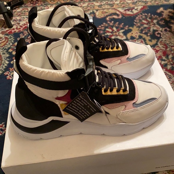 D.A.T.E. high top leather sneakers, authentic in box. - Picture 4 of 13